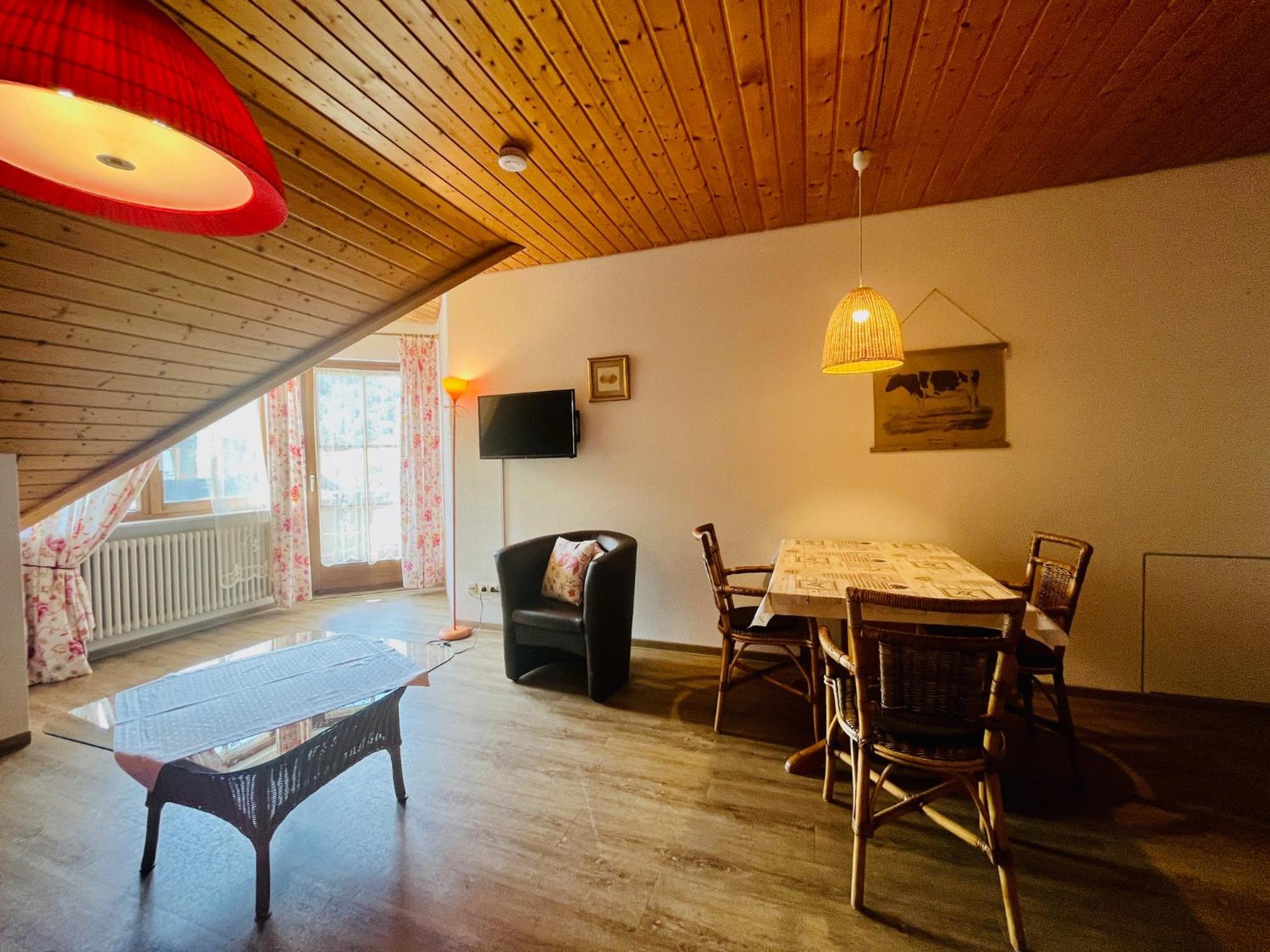 Goldener Hahn B&B Baiersbronn - Ferienwohnungen Mit Hotel Service Nahe Gartenschau Tal X Værelse billede