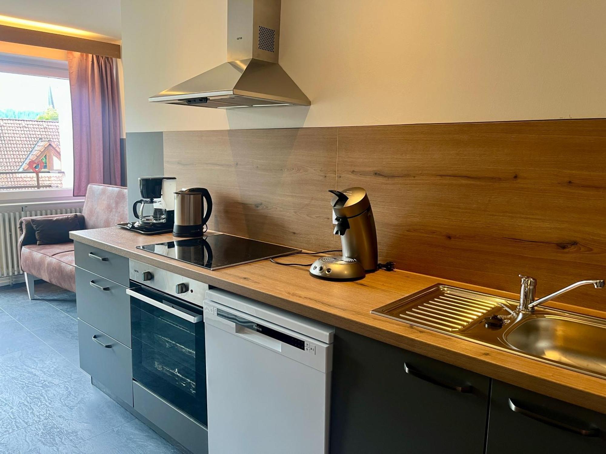 Goldener Hahn B&B Baiersbronn - Ferienwohnungen Mit Hotel Service Nahe Gartenschau Tal X Værelse billede